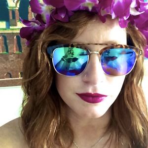 Meet your Posher, Olivia